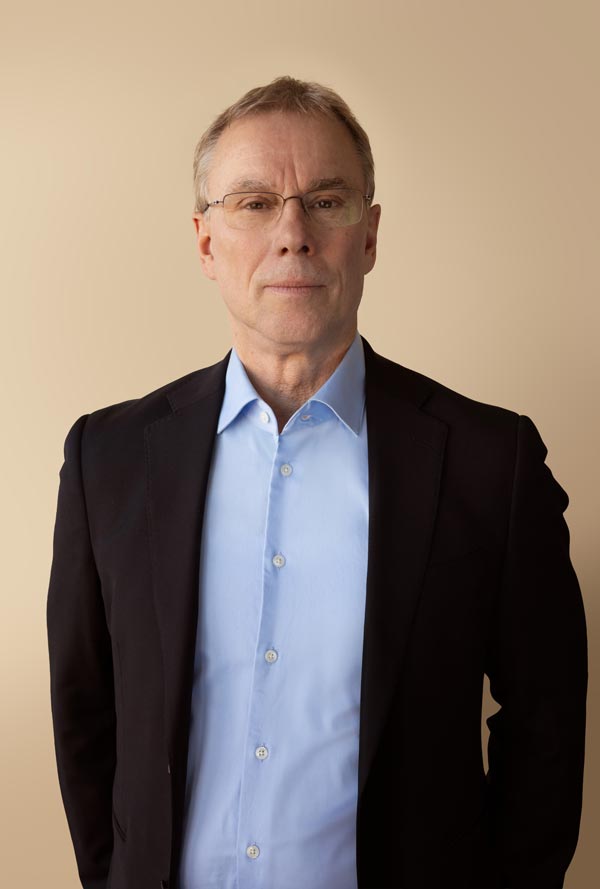 Roger Hellström, Senior Counsel